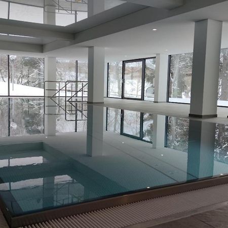 Studio 20Qm Mit Balkon Und Innenpool - 22010 سشلوشسي المظهر الخارجي الصورة