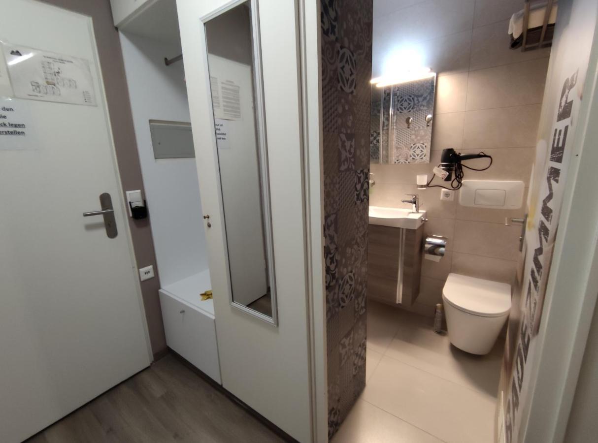 Studio 20Qm Mit Balkon Und Innenpool - 22010 سشلوشسي المظهر الخارجي الصورة