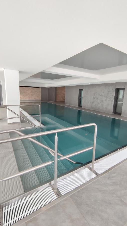 Studio 20Qm Mit Balkon Und Innenpool - 22010 سشلوشسي المظهر الخارجي الصورة